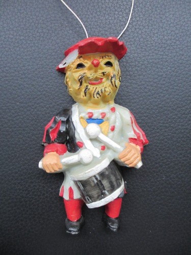 Beschädigt fasching - beschädigt,
