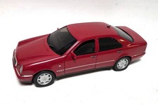 gebraucht! Chrono 1152 Mercedes-Benz E320 1998 rot 1:18