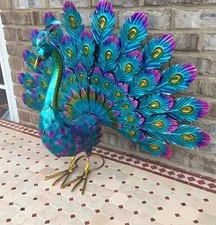 Bunter Pfau Deko-Skulptur