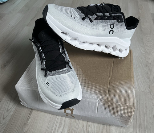 Cloudtilt unisex laufschuhe - on,