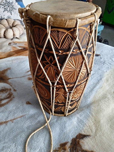 Djembe handtrommel aus holz - djembe,
