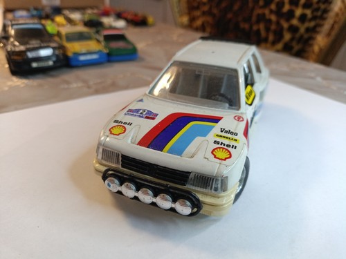 B63 bburago burago - 1:25,