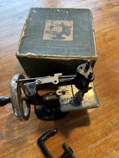 Antike Singer Miniatur Tisch Kinder Nähmaschine Deko original Karton
