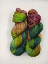 handgefärbte Noble Socks " High Twist "  Sockenwolle  - 100 g  PFLAUMENGRÜN