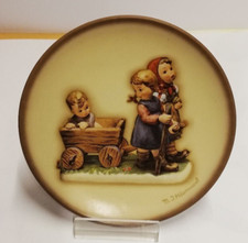 Teller D. 9,8cm Frohe Fahrt  M. J. Hummel Goebel 1987 Pleasant Journey