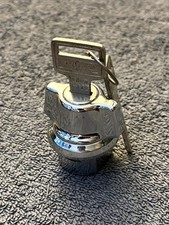 Volvo 144 164 240 262 264 Kofferraumschloß Öffner handle trunk lock kit NOS