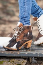 Woody Trachten Fellstiefel