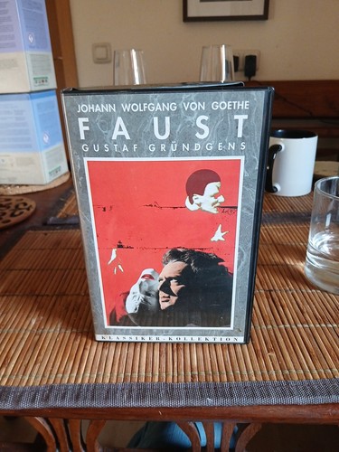 Faust w von - -, j.