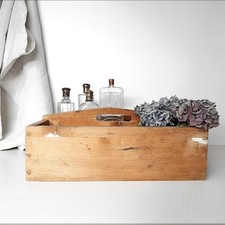 Uralte Werkzeugkiste Putzkiste mit Griff aus Holz, shabby, alt, Vintage