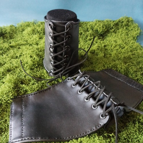 Schwarze lederarmstulpen für - lederarmstulpen,