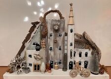 Holzhäuschen Strassenzeile 