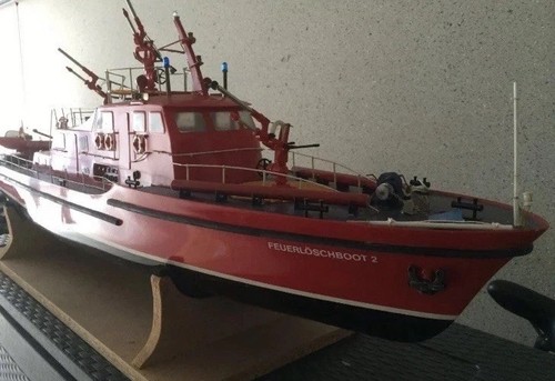 Robbe feuerlöschboot - robbe,