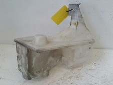 Waschbehälter mit einer Pumpe