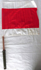 Nachlass-Fundzustand.Neuwertige Halterung mit Signalfahne für Bundeswehrfahrzeug