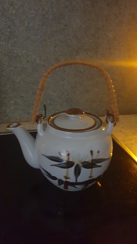Traditionelle teekanne hand - traditionelle,