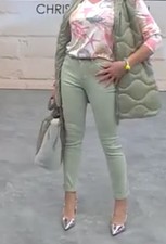 DINE 'N' DANCE Hose Cha Cha