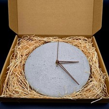 Concrete Elegance – Minimalistische Wanduhr Beton