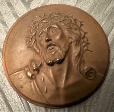 dünnes altes Medaillon