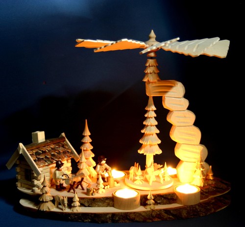 Teelicht pyramide geschnitzt - teelicht,
