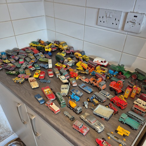 130 50er 60er 70er diecast - 130+,
