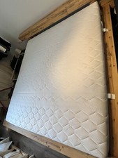 Balkenbett Noah Akazie Liegefläche 180 x 200cm mit Lattenrost