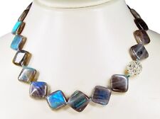 Schöne Kette aus Labradorith in Quadratform diagonal aufgezogen Magnetverschluss