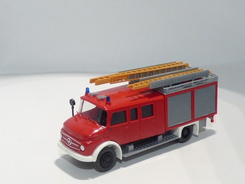 Preiser mercedes benz laf - mercedes,