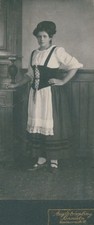 Carte de Visite Frau in Tracht, Portrait, Fotograf Aug. Striepling... - 10324534