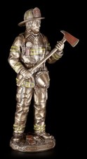 Feuerwehrmann Figur mit Axt