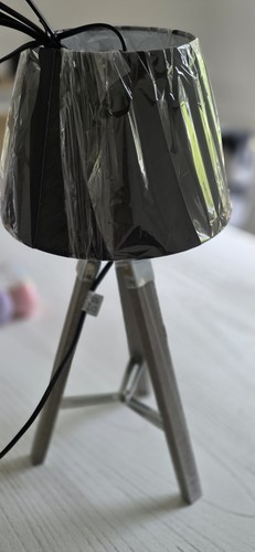 Moderne dreibein tischlampe - moderne,