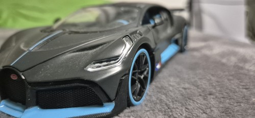 Bugatti divo 2020 - 1:24,