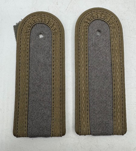 Pair east german - pair, field