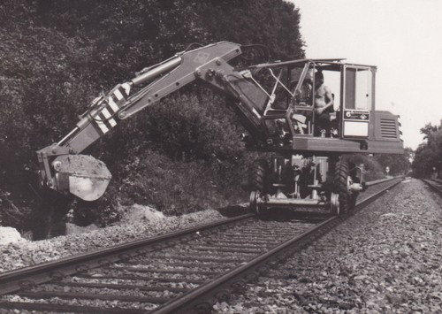 Foto schienen bagger orenstein - foto,