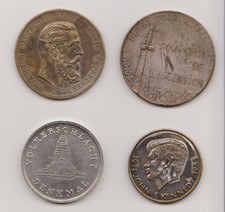 Lot Medaillen. Eifelturm