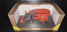 Universal Hobbies  Kuhn SPV 14 Futtermischwagen, Maßstab  1:32. 
