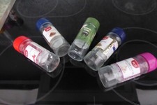 5 neue, unbenutzte Gewürzstreuer, verschiedene Farben