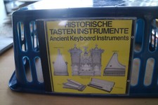 Cosmos - Historische Tasten Instrumente