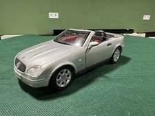 1:18 Maisto Modell Mercedes-Benz SLK 230 Cabrio mit Vario-Dach Silber