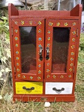  Puppenschrank  aus Holz, handbemalt 2 Türen, 2 Schubladen  ca. 29cm