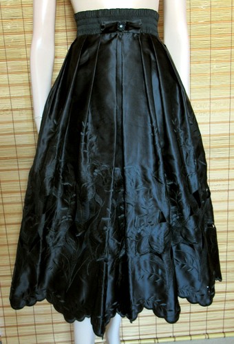 Bestickter schwarzer - bestickter,