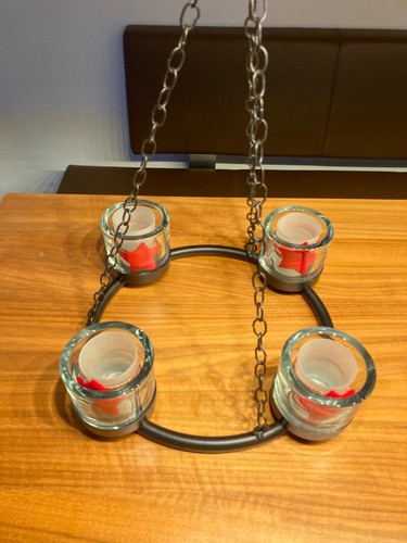 Adventskranz aus metall - adventskranz,