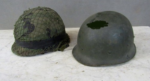 Zwei militärhelm stahlhelm - militärhelm,,