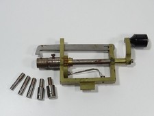 Alter Federwinder für