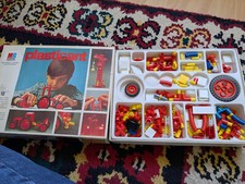 Plastikant Kästen, schon sehr alt