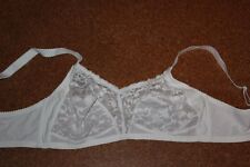 Triumph bügelloser BH Delicate Doreen N Gr. 100 D weiß ohne Bügel Classic
