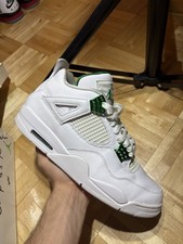 Air Jordan 4 Retro “Metallic