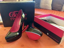 Plateau Lack Pumps, Schwarz