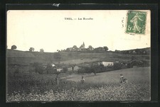 AK Thel, Les Brurelles, Blick überFelder auf den Ort 