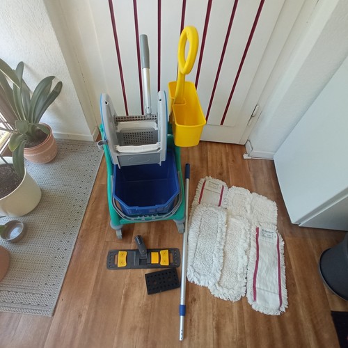 Reinigungswagen für