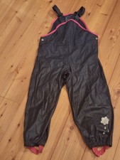 Dunkelblaue, robuste Matschhose in Größe 110 - MAKELLOS!